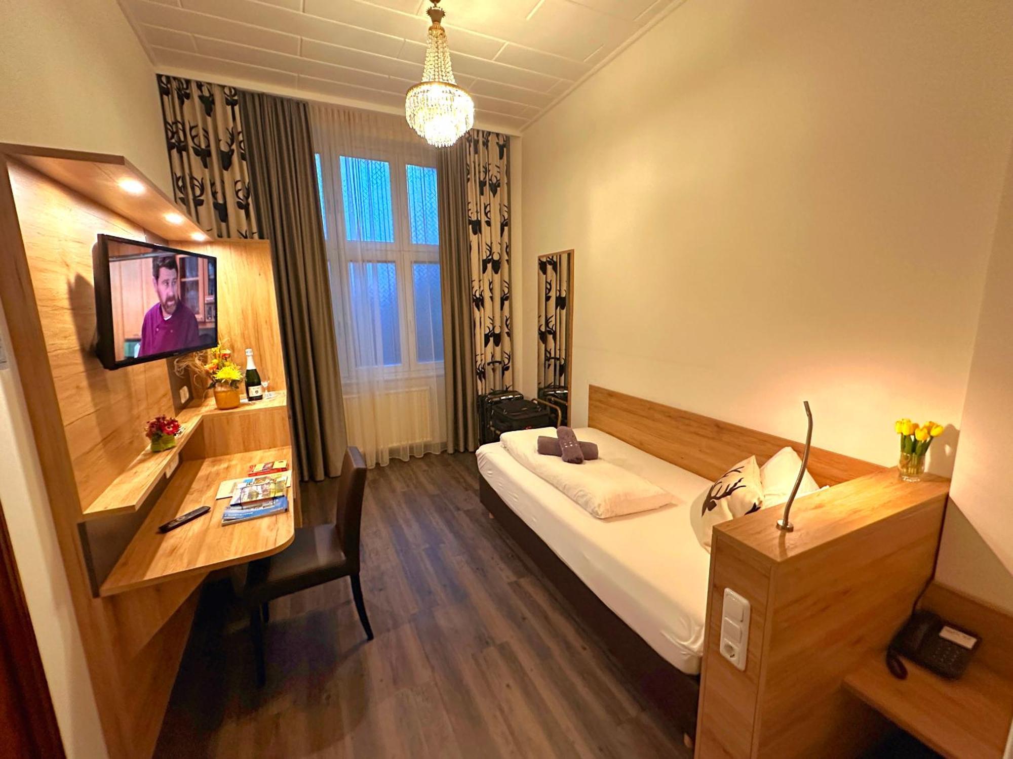 Hotel Am Markt Bacharach Ngoại thất bức ảnh